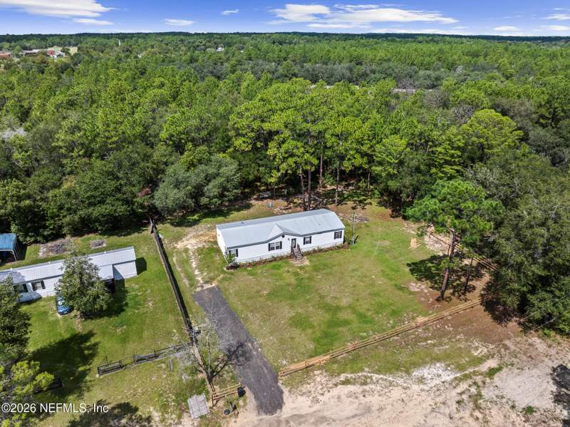 4 bedroom Mobile Home at 141 Cherokee Drive, Mirror Lake Beaches, Interlachen — photo 2