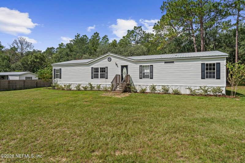 4 bedroom Mobile Home at 141 Cherokee Drive, Mirror Lake Beaches, Interlachen — photo 3
