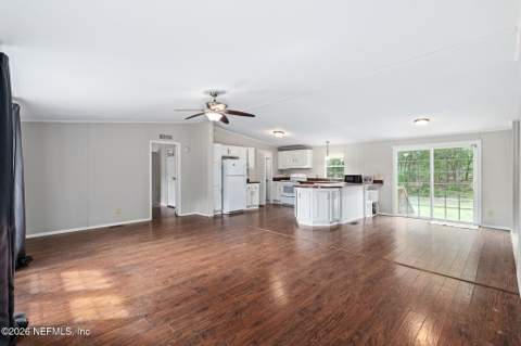 141 Cherokee Drive, Interlachen FL - photo 6 of 46