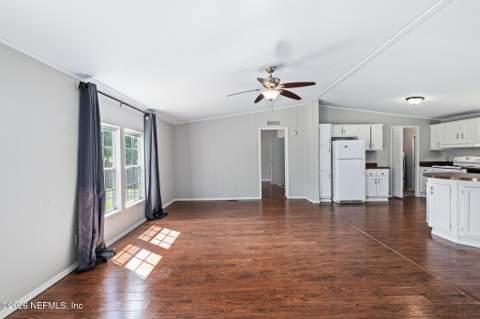 141 Cherokee Drive, Interlachen FL - photo 8 of 46
