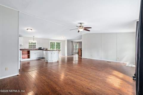 141 Cherokee Drive, Interlachen FL - photo 9 of 46