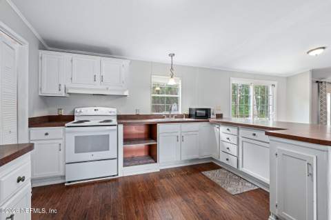141 Cherokee Drive, Interlachen FL - photo 13 of 46