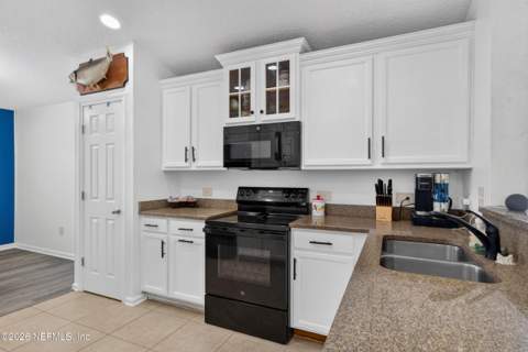 11107 Limerick Drive, Jacksonville FL - photo 10 of 27