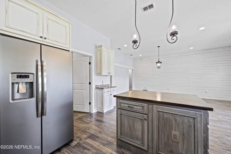 3 bedroom Single Family Residence at 7016 OAK RIDGE Drive, Glen St Mary, Glen St. Mary — photo 4