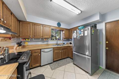 12459 Shady Creek Drive, Jacksonville FL - photo 14 of 48