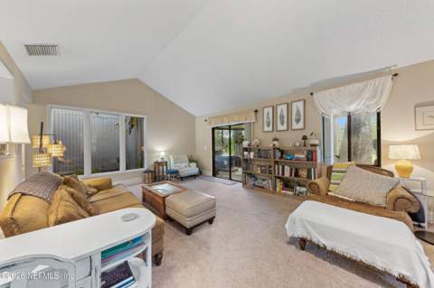 12459 Shady Creek Drive, Jacksonville FL - photo 10 of 48