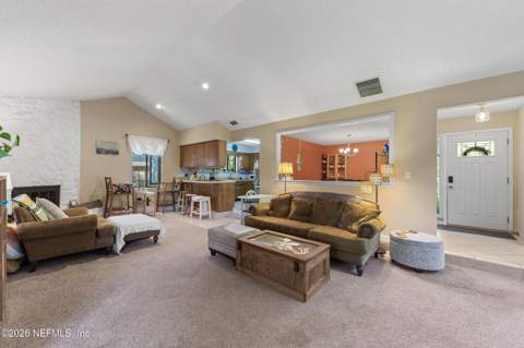 12459 Shady Creek Drive, Jacksonville FL - photo 9 of 48