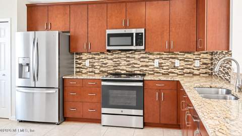 12234 Lavenhorn Road, Jacksonville FL - photo 7 of 38