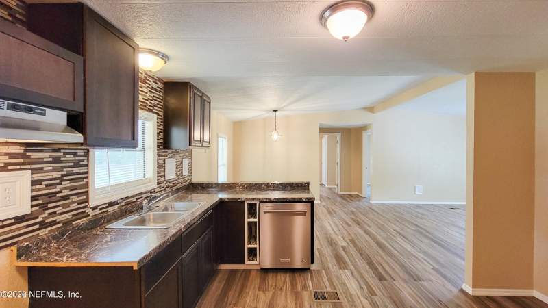 3 bedroom Manufactured Home at 210 WALKUP Street, Interlachen Lakes Estates, Interlachen — photo 5