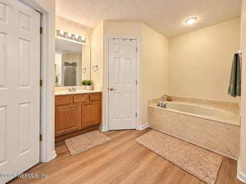 1824 Hawkins Cove Drive, Jacksonville FL - photo 15 of 29