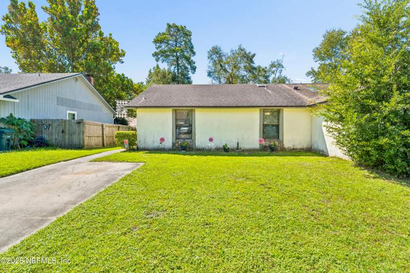 2 bedroom Townhouse at 8812 CAVENDER Drive, Hidden Village, Jacksonville — photo 2