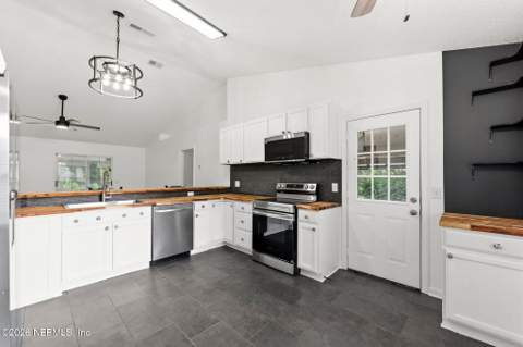 2720 E FENNEL Court, Middleburg FL - photo 8 of 36