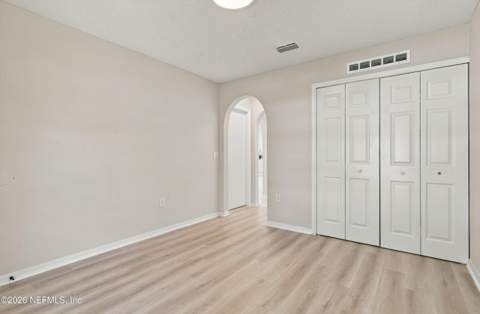 6614 Gentle Oaks Drive, Jacksonville FL - photo 8 of 45