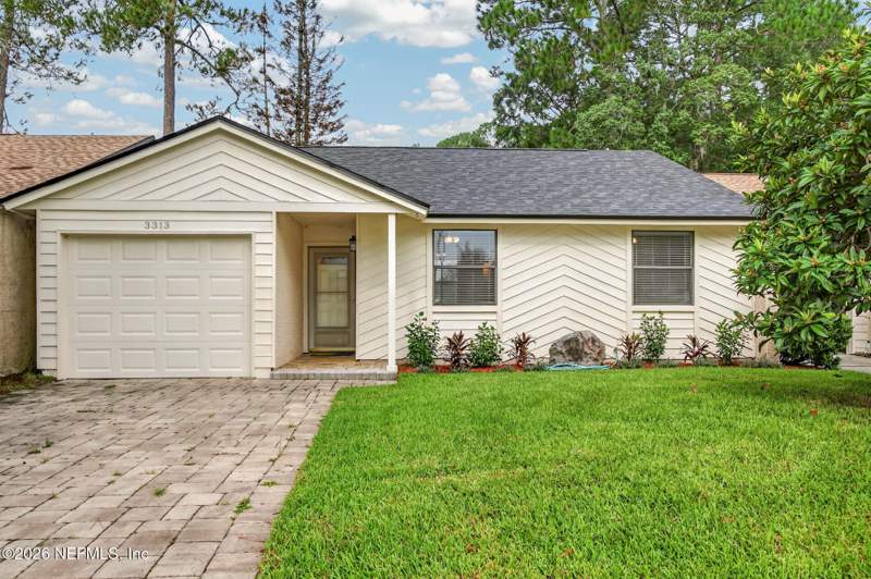 3 bedroom Single Family Residence at 3313 W DONZI Way, Lake Mandarin, Jacksonville — photo 1