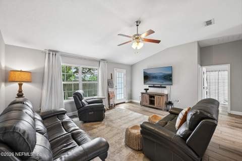 6558 Pemberley Lane, Jacksonville FL - photo 7 of 38
