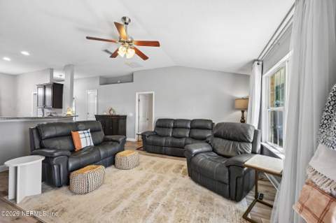 6558 Pemberley Lane, Jacksonville FL - photo 11 of 38