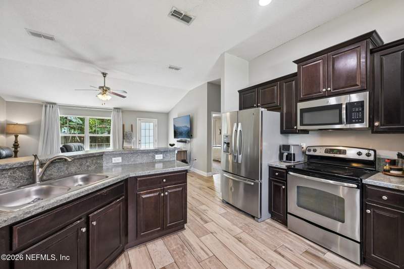 4 bedroom Single Family Residence at 6558 Pemberley Lane, Westland Oaks, Jacksonville — photo 5