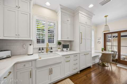 3633 PINE Street, Jacksonville FL - photo 13 of 70