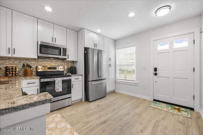 2 bedroom Townhouse at 2106 Gail Avenue, Permenters R/p Atlantic, Jacksonville Beach — photo 4
