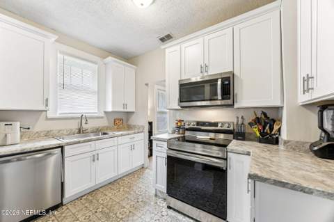 683 Bridal Avenue, Jacksonville FL - photo 7 of 36