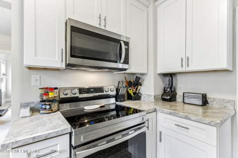 683 Bridal Avenue, Jacksonville FL - photo 9 of 36