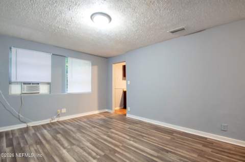 5926 Dunmire Avenue, Jacksonville FL - photo 6 of 15