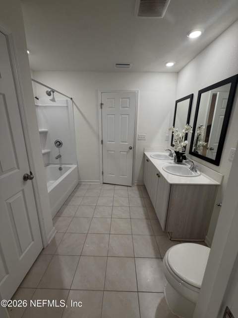 7810 Rippa Valley Way, Jacksonville FL - photo 6 of 11