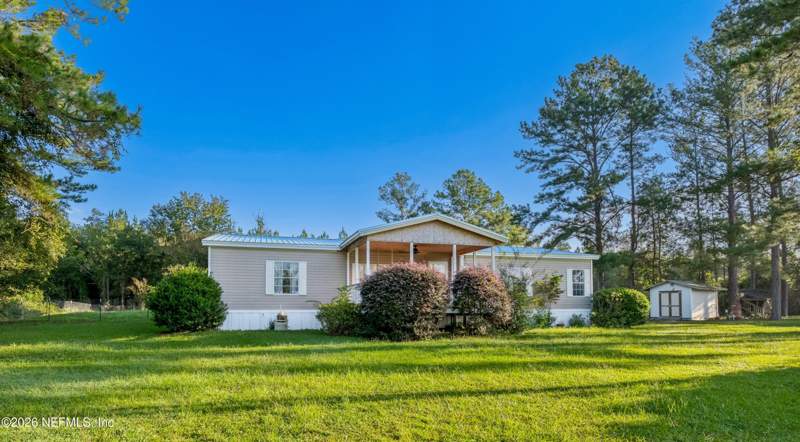 3 bedroom Mobile Home at 8611 NW County Road 225, Metes & Bounds, Starke — photo 4