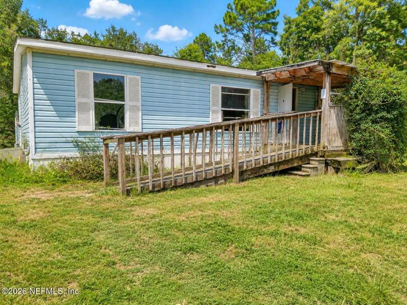 0 bedroom Manufactured Home at 106 LAKE SHORE Road, Interlachen Lakes Estates, Interlachen — photo 3