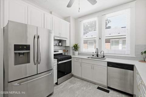 4538 Polaris Street, Jacksonville FL - photo 11 of 39