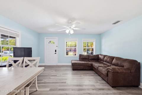 1745 Hilltop Boulevard, Jacksonville FL - photo 7 of 26