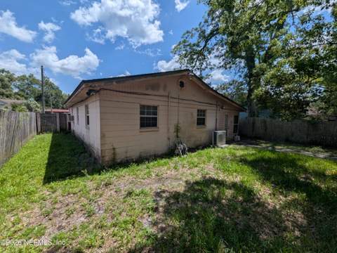 2418 VERNON Street, Jacksonville FL - photo 9 of 12