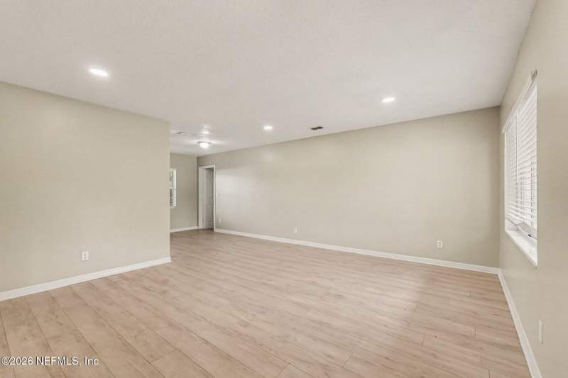 3 bedroom Single Family Residence at 6423 Shetland Road, Arlington Hills, Jacksonville — photo 3