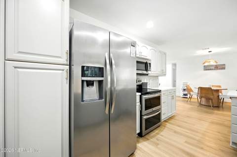 1520 Republic Drive, Jacksonville Beach FL - photo 10 of 36