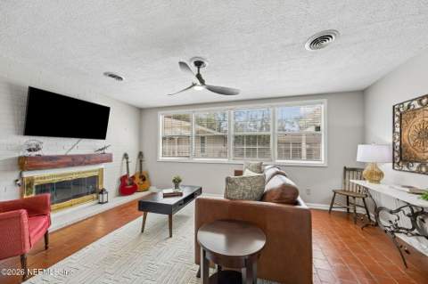 4704 Princess Anne Lane, Jacksonville FL - photo 15 of 57