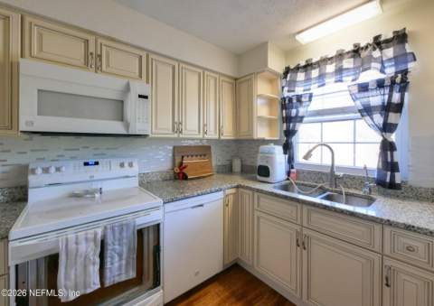 4915 Baymeadows Road #2H, Jacksonville FL - photo 11 of 27