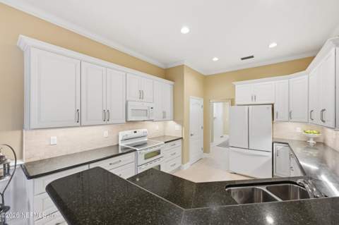 1532 Nottingham Knoll Drive, Jacksonville FL - photo 10 of 40