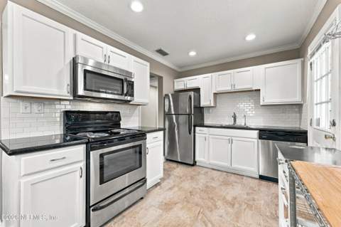 711 Valley Forge Road, Jacksonville FL - photo 13 of 38
