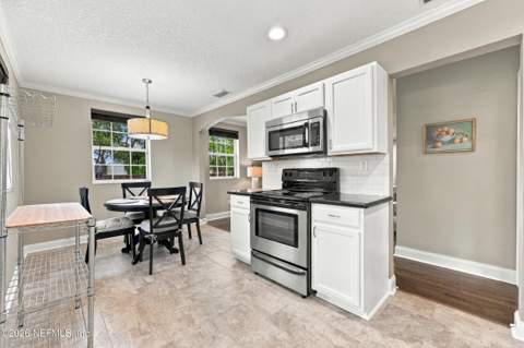 711 Valley Forge Road, Jacksonville FL - photo 15 of 38