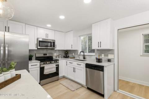5646 Ricker Road, Jacksonville FL - photo 13 of 31