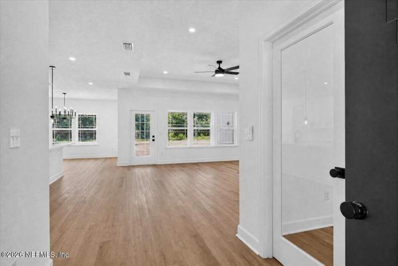 4 bedroom Single Family Residence at 9193 SW County Rd 225, Metes & Bounds, Starke — photo 4