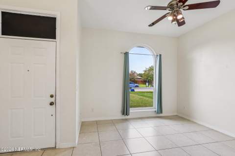 465 Casheros Cove Drive, Jacksonville FL - photo 6 of 35