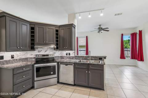 465 Casheros Cove Drive, Jacksonville FL - photo 15 of 35