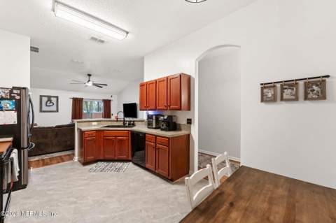 1699 Jayhawk Lane, Jacksonville FL - photo 11 of 24