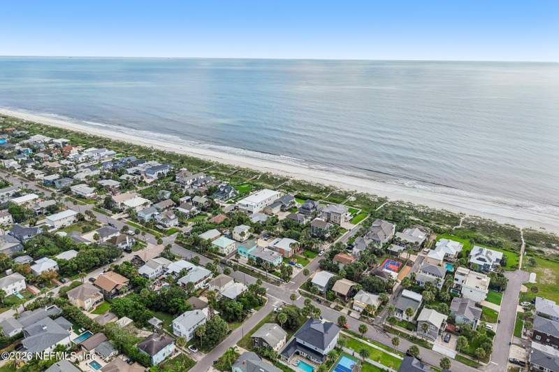 4 bedroom Single Family Residence at 201 Bay Street, Neptune R/p, Neptune Beach — photo 3