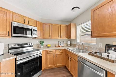 1615 Vineland Circle #B, Fleming Island FL - photo 16 of 63