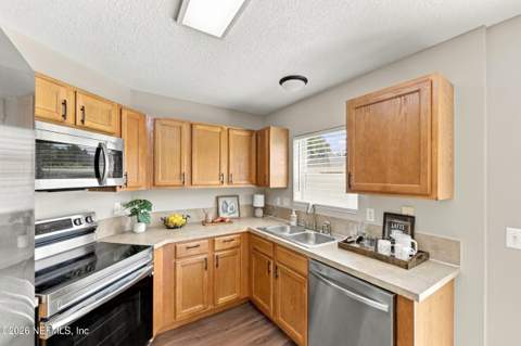 1615 Vineland Circle #B, Fleming Island FL - photo 18 of 63