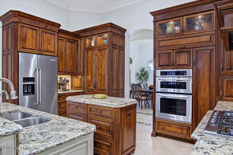 2597 Scott Mill Lane, Jacksonville FL - photo 15 of 65