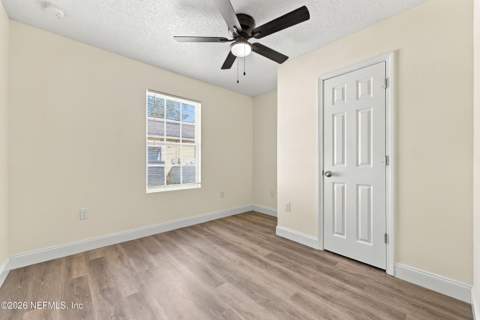 7952 Siskin Avenue, Jacksonville FL - photo 12 of 32