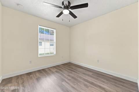 7952 Siskin Avenue, Jacksonville FL - photo 15 of 32